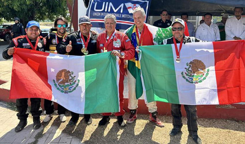 Campeones Mundiales UIM 2024 Categoría OB3000